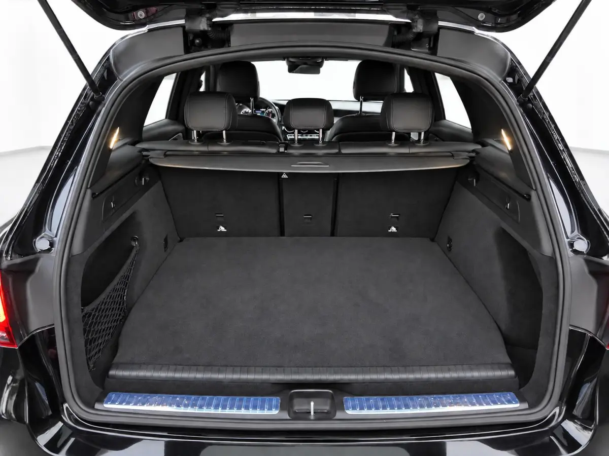 4MATIC Business Solution AMG Navigatie Apple CarPlay Android Auto 360° camera Parkeerhulp Cruise Control Full Led Stoelverwarming Elektrische achterklep Climate Control Lichtmetalen velgen