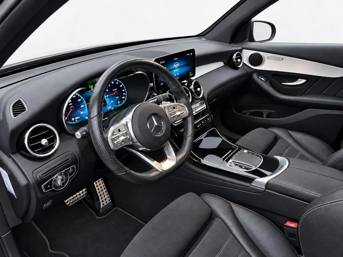4MATIC Business Solution AMG Navigatie Apple CarPlay Android Auto 360° camera Parkeerhulp Cruise Control Full Led Stoelverwarming Elektrische achterklep Climate Control Lichtmetalen velgen