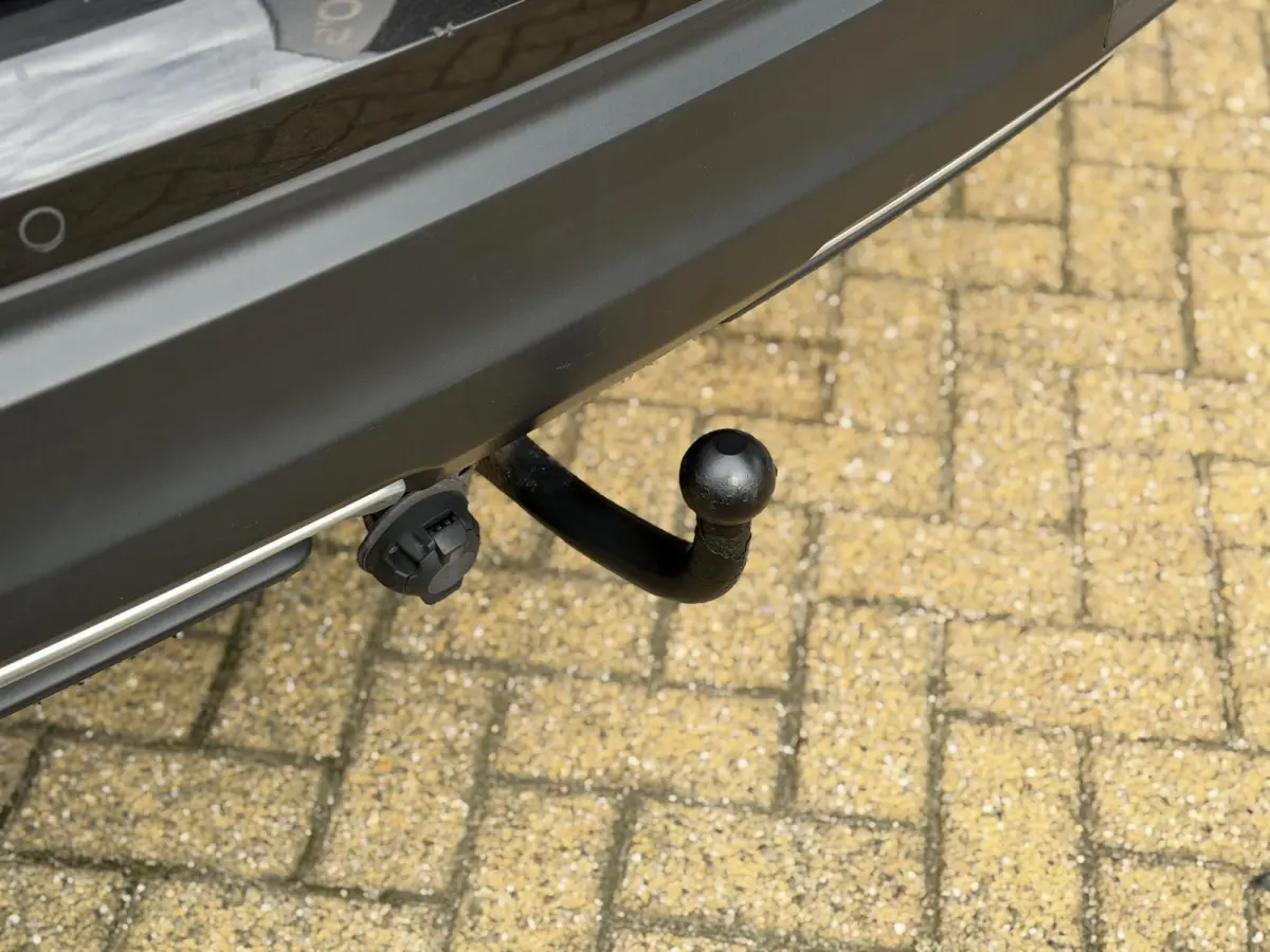 1.2 Business Edition 116PK | AUTOMAAT | Dealeronderhouden | NL AUTO | NAP | Trekhaak | PANO | Stoelverwarming | Elektrische Bestuurdersstoel | Parkeersensoren Voor en Achter | 2 Sleutels |