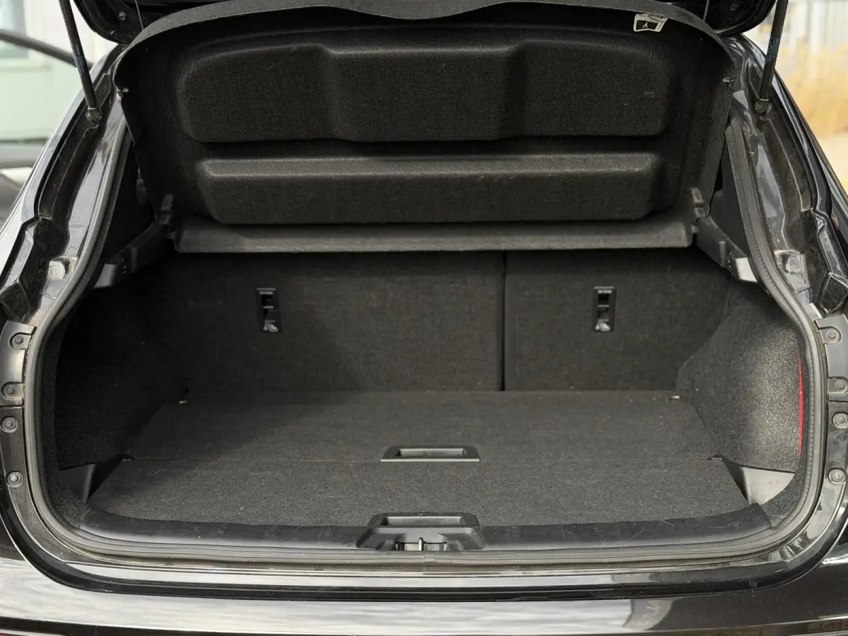 1.2 Business Edition 116PK | AUTOMAAT | Dealeronderhouden | NL AUTO | NAP | Trekhaak | PANO | Stoelverwarming | Elektrische Bestuurdersstoel | Parkeersensoren Voor en Achter | 2 Sleutels |