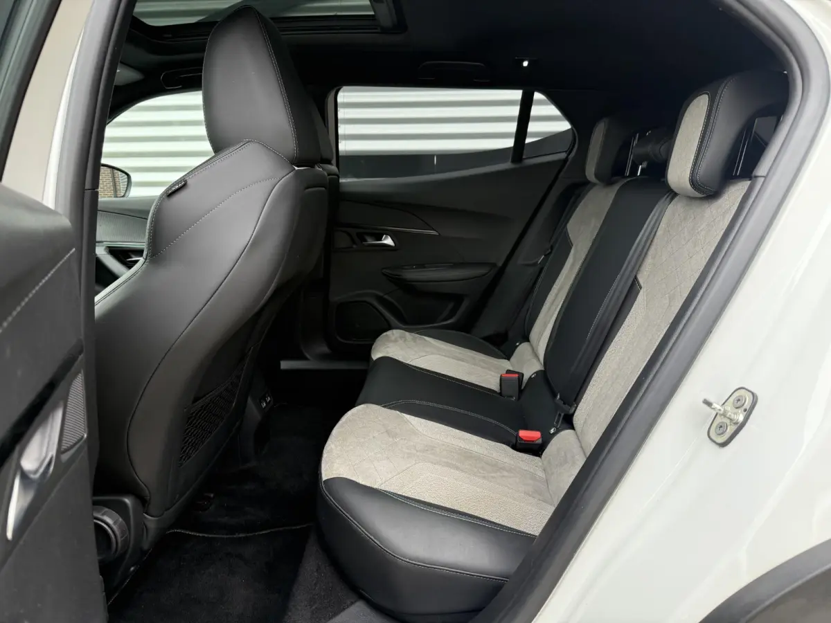 EV GT Pack 50 kWh SoH 88,63% 1e Eigenaar|Navi|Schuifdak|Stoelverw|Camera|i-Cockpit|Clima|Cruise|N.A.P|APK tot 08-2027