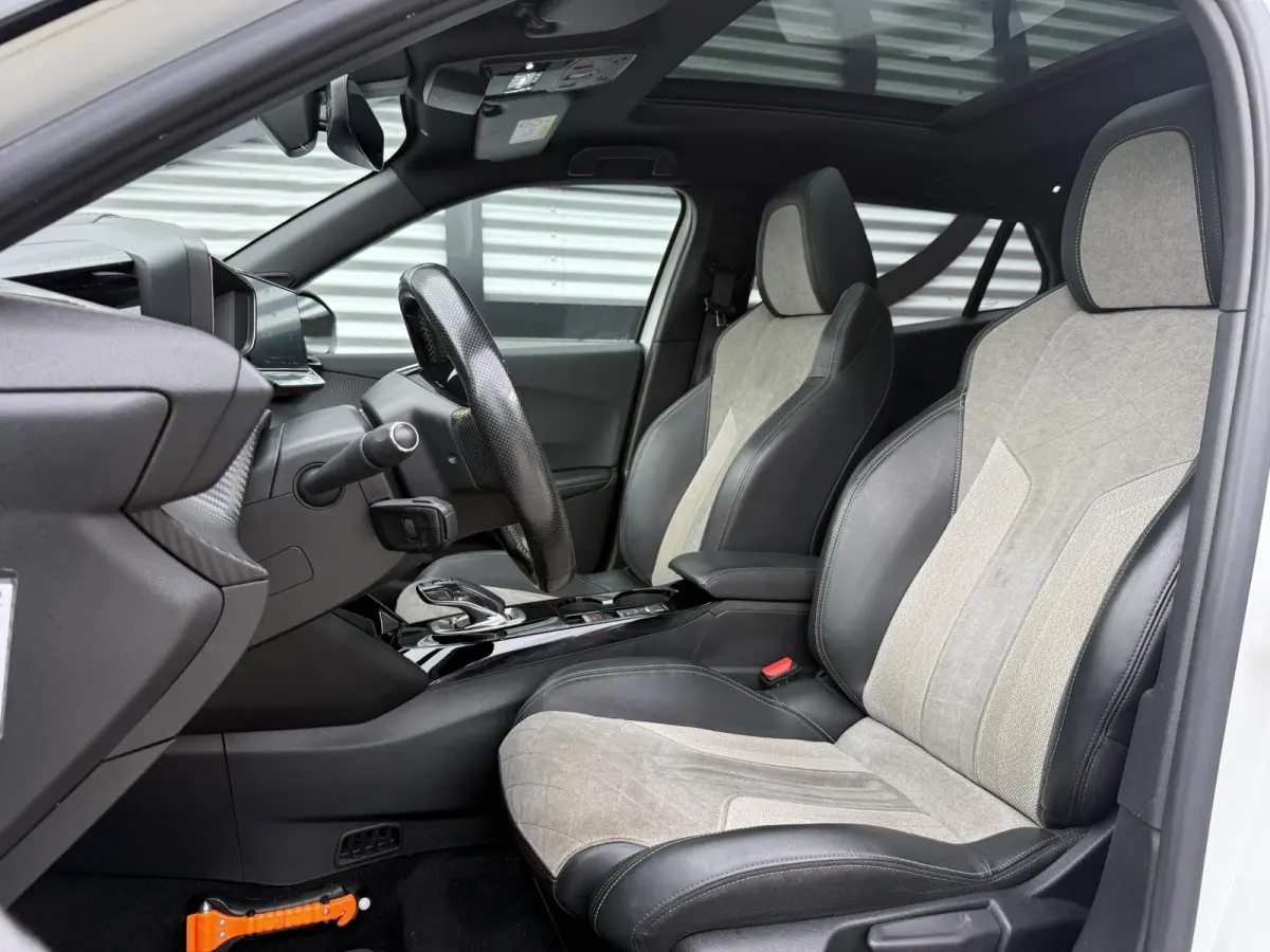 EV GT Pack 50 kWh SoH 88,63% 1e Eigenaar|Navi|Schuifdak|Stoelverw|Camera|i-Cockpit|Clima|Cruise|N.A.P|APK tot 08-2027