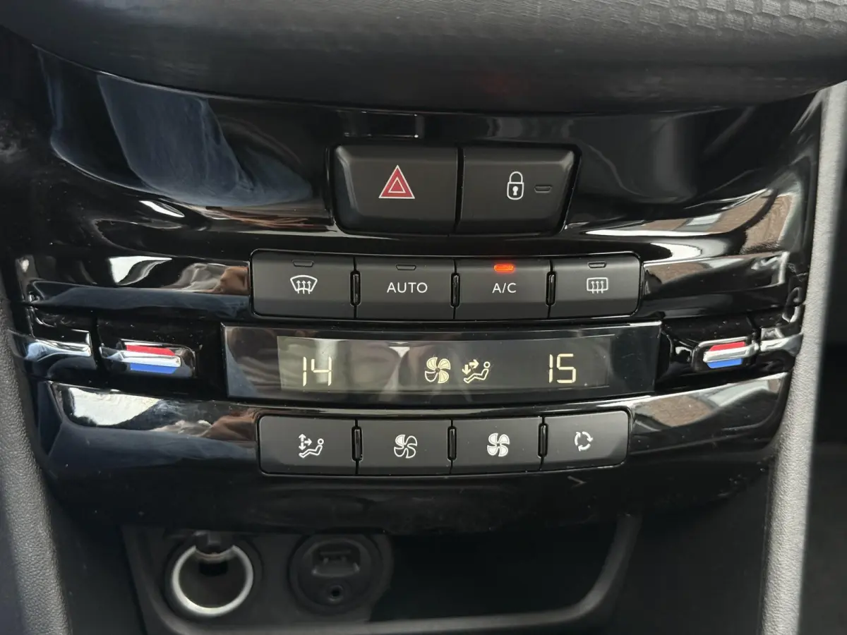 1.2 PureTech Allure 2e Eigenaar|Navi|Pano|Camera|Carplay|Clima|Cruise|N.A.P|Nieuwe APK bij Aflevering