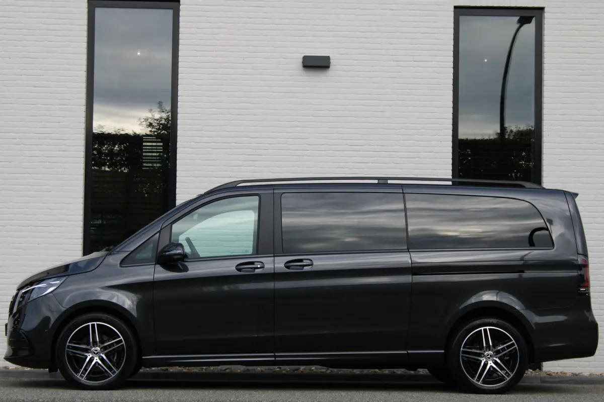 300d / XXL / AMG / DC / 3.000 KM!! / 2x Elec Schuifdeur / Burmester / NIEUWSTAAT