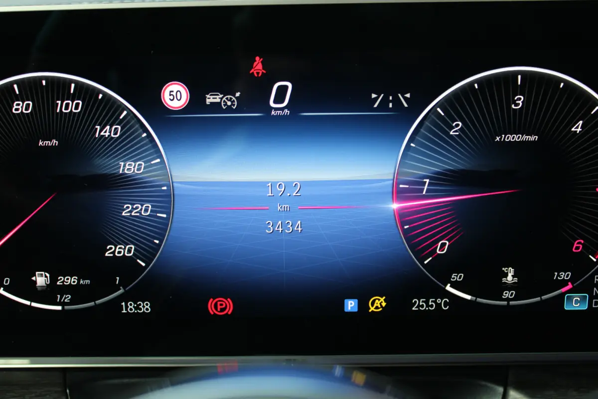 300d / XXL / AMG / DC / 3.000 KM!! / 2x Elec Schuifdeur / Burmester / NIEUWSTAAT
