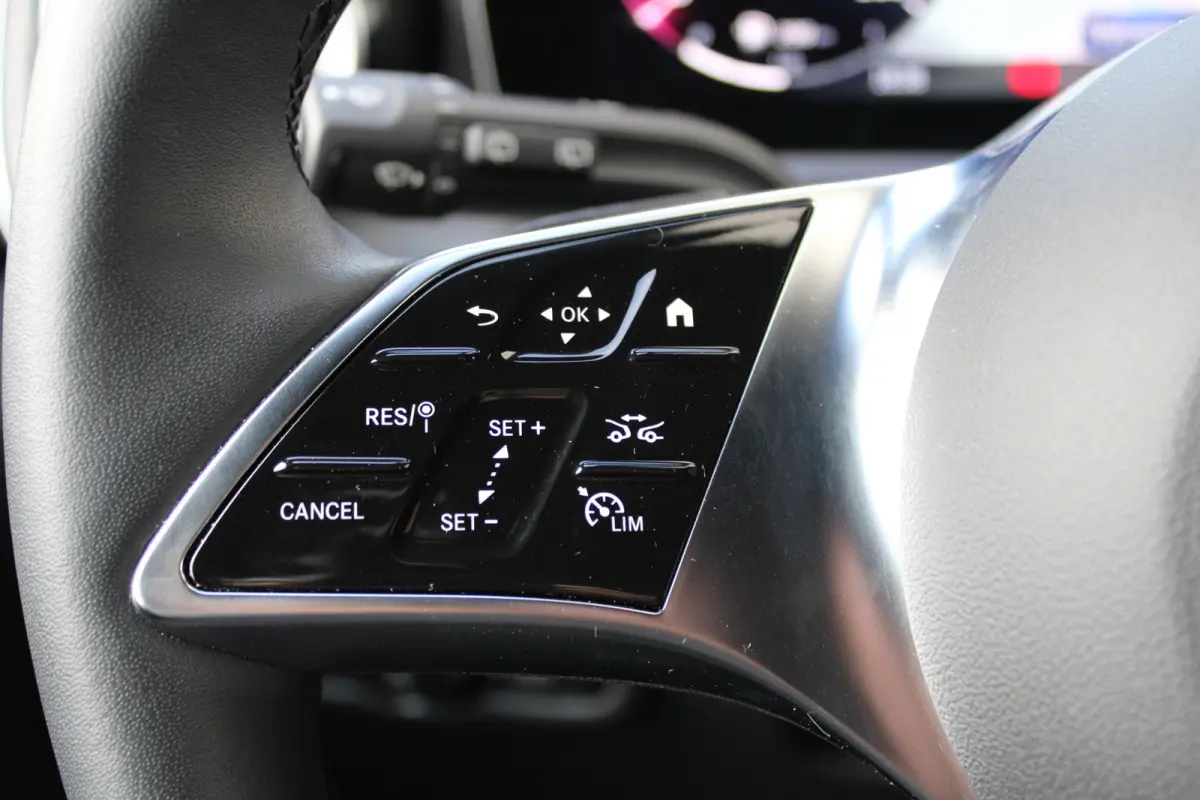 300d / XXL / AMG / DC / 3.000 KM!! / 2x Elec Schuifdeur / Burmester / NIEUWSTAAT