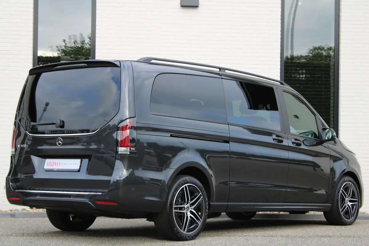 300d / XXL / AMG / DC / 3.000 KM!! / 2x Elec Schuifdeur / Burmester / NIEUWSTAAT