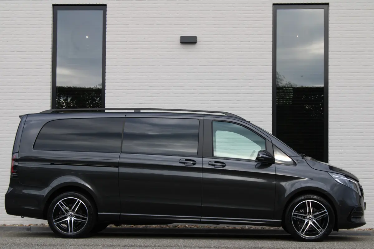 300d / XXL / AMG / DC / 3.000 KM!! / 2x Elec Schuifdeur / Burmester / NIEUWSTAAT