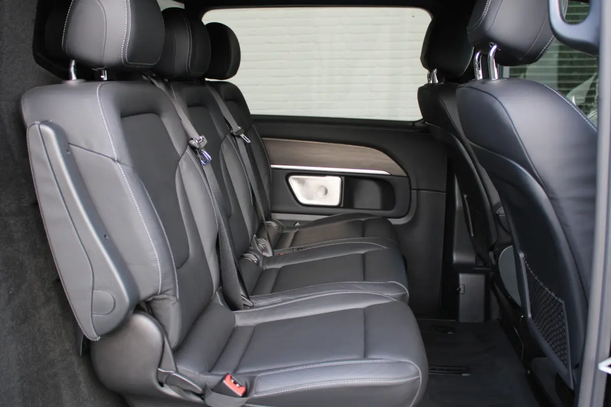 300d / XXL / AMG / DC / 3.000 KM!! / 2x Elec Schuifdeur / Burmester / NIEUWSTAAT