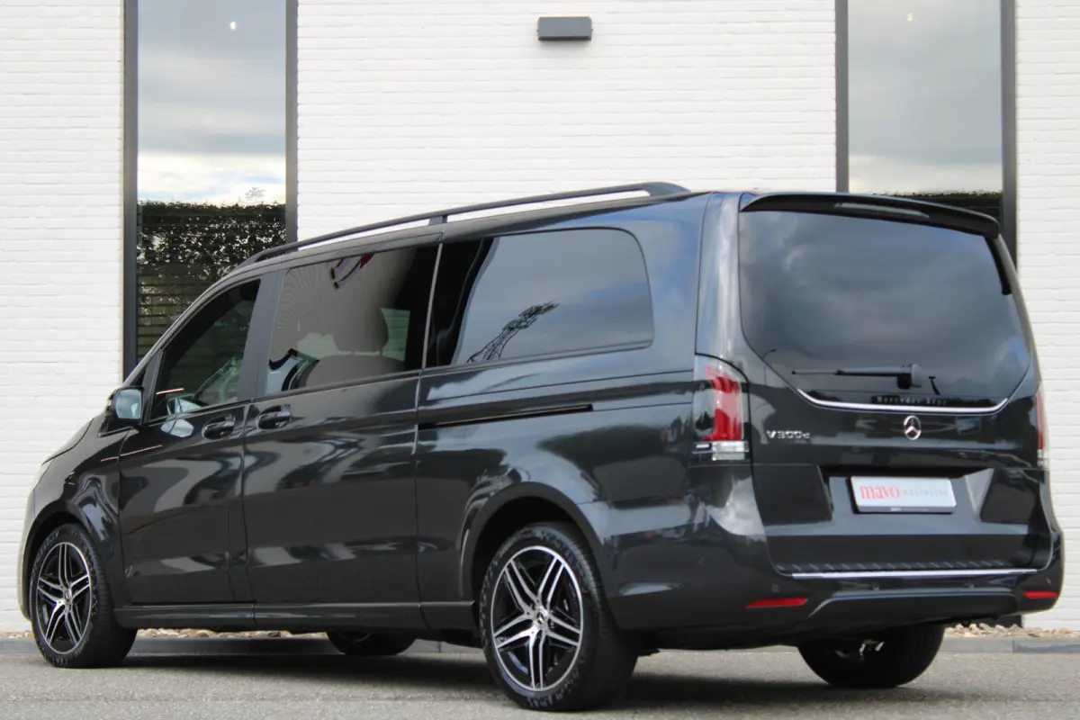 300d / XXL / AMG / DC / 3.000 KM!! / 2x Elec Schuifdeur / Burmester / NIEUWSTAAT