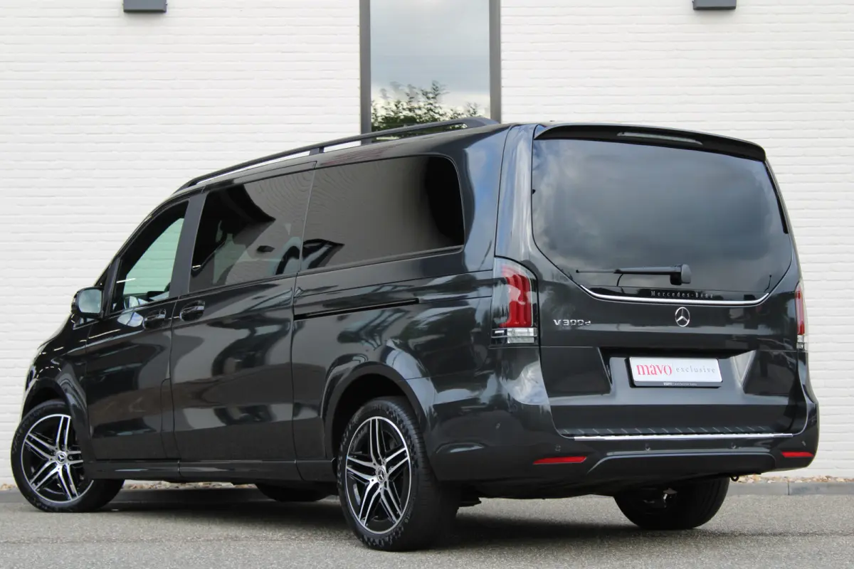 300d / XXL / AMG / DC / 3.000 KM!! / 2x Elec Schuifdeur / Burmester / NIEUWSTAAT