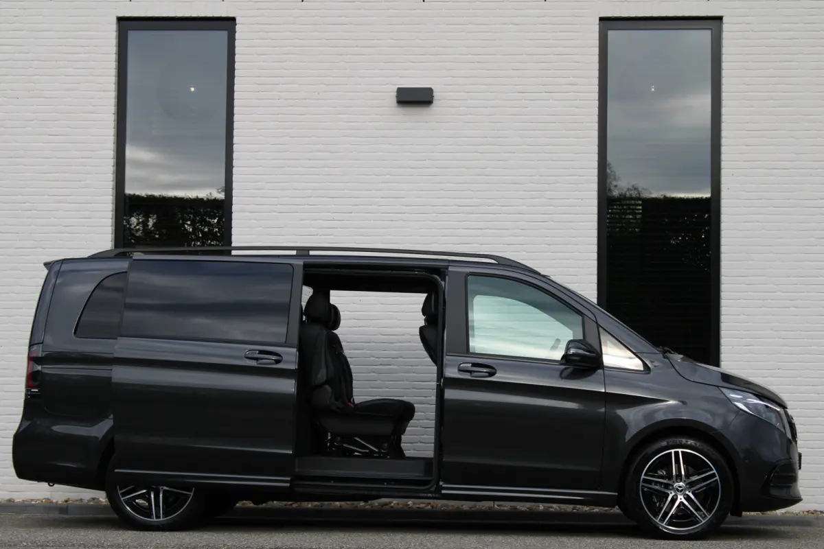 300d / XXL / AMG / DC / 3.000 KM!! / 2x Elec Schuifdeur / Burmester / NIEUWSTAAT