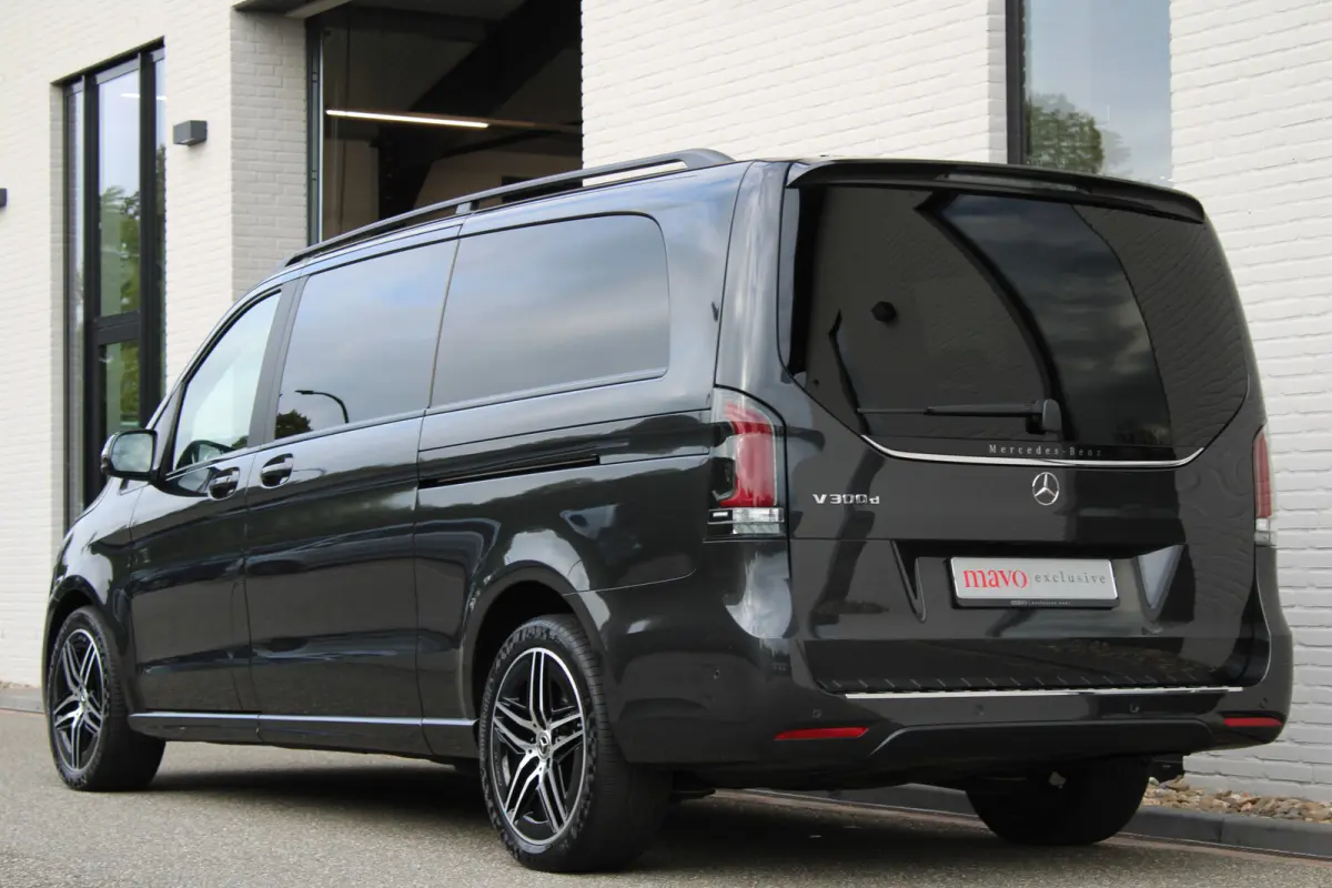 300d / XXL / AMG / DC / 3.000 KM!! / 2x Elec Schuifdeur / Burmester / NIEUWSTAAT