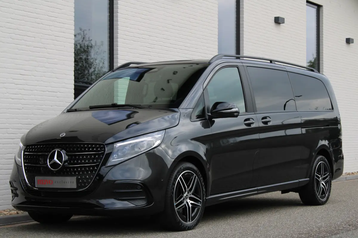 300d / XXL / AMG / DC / 3.000 KM!! / 2x Elec Schuifdeur / Burmester / NIEUWSTAAT