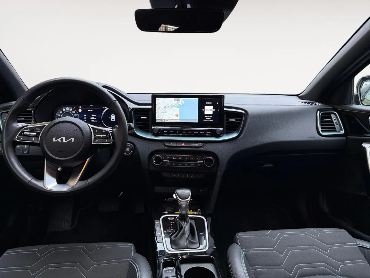 1.0 T-GDi MHEV Design Edition Automaat |  Cruise control Adaptief  | Camera| Stoelverwarming | Carplay & Android Auto | Fabrieksgarantie t/m 15-3-2032 +3x 1 jaar* | NAP