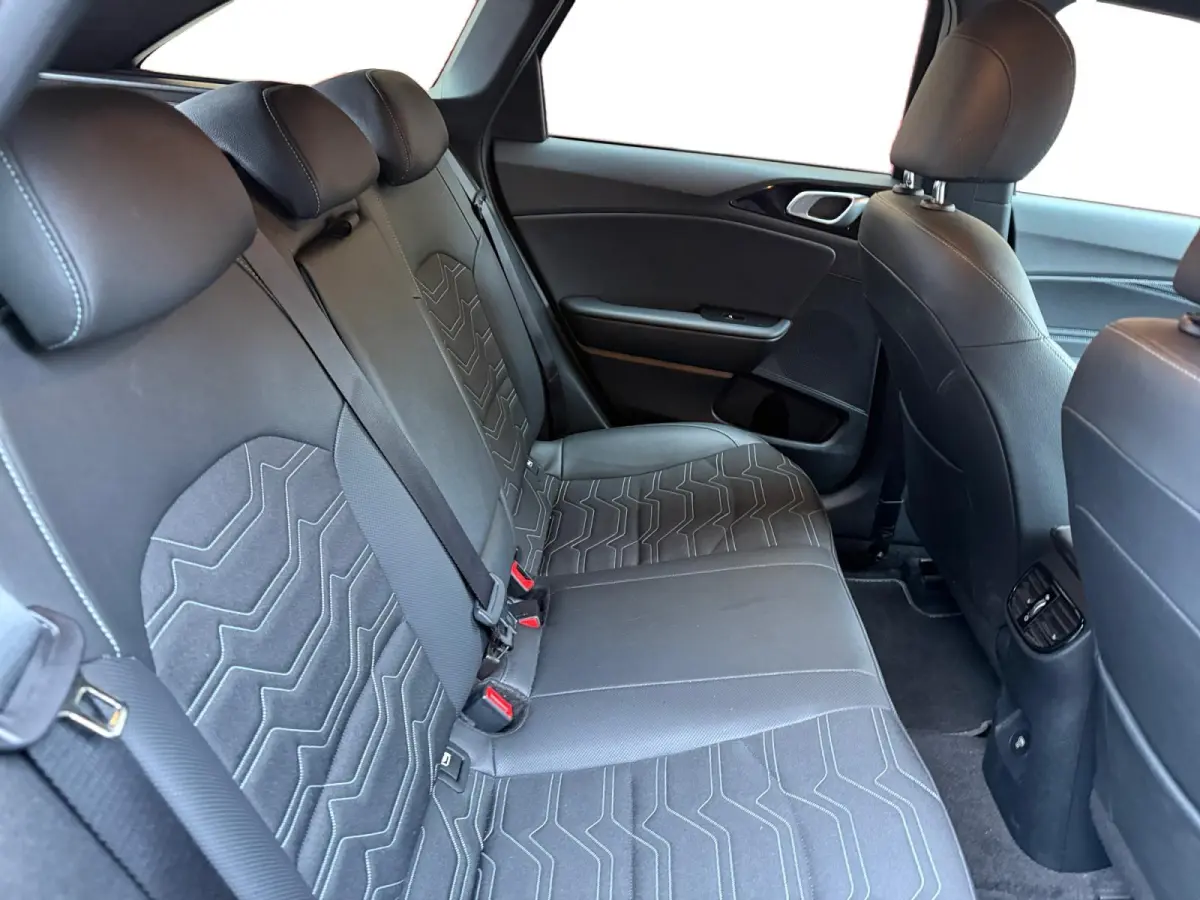 1.0 T-GDi MHEV Design Edition Automaat |  Cruise control Adaptief  | Camera| Stoelverwarming | Carplay & Android Auto | Fabrieksgarantie t/m 15-3-2032 +3x 1 jaar* | NAP