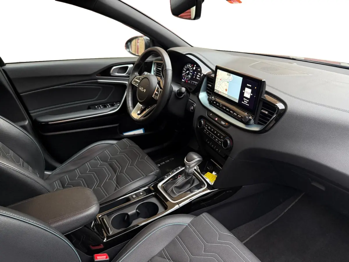 1.0 T-GDi MHEV Design Edition Automaat |  Cruise control Adaptief  | Camera| Stoelverwarming | Carplay & Android Auto | Fabrieksgarantie t/m 15-3-2032 +3x 1 jaar* | NAP