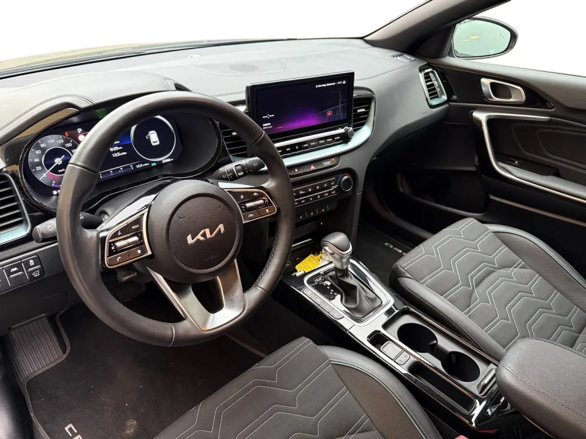 1.0 T-GDi MHEV Design Edition Automaat |  Cruise control Adaptief  | Camera| Stoelverwarming | Carplay & Android Auto | Fabrieksgarantie t/m 15-3-2032 +3x 1 jaar* | NAP