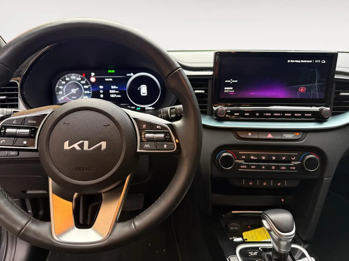 1.0 T-GDi MHEV Design Edition Automaat |  Cruise control Adaptief  | Camera| Stoelverwarming | Carplay & Android Auto | Fabrieksgarantie t/m 15-3-2032 +3x 1 jaar* | NAP