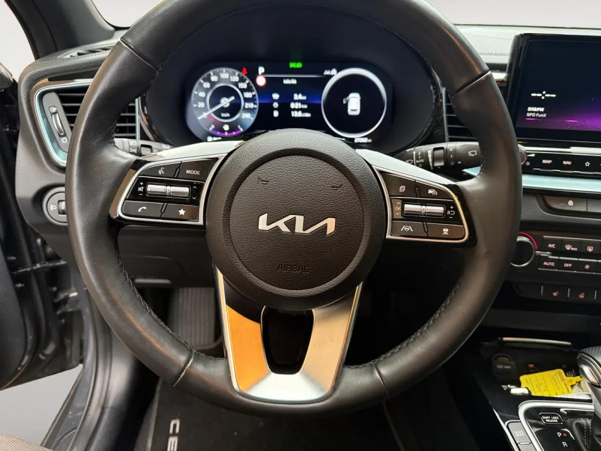 1.0 T-GDi MHEV Design Edition Automaat |  Cruise control Adaptief  | Camera| Stoelverwarming | Carplay & Android Auto | Fabrieksgarantie t/m 15-3-2032 +3x 1 jaar* | NAP