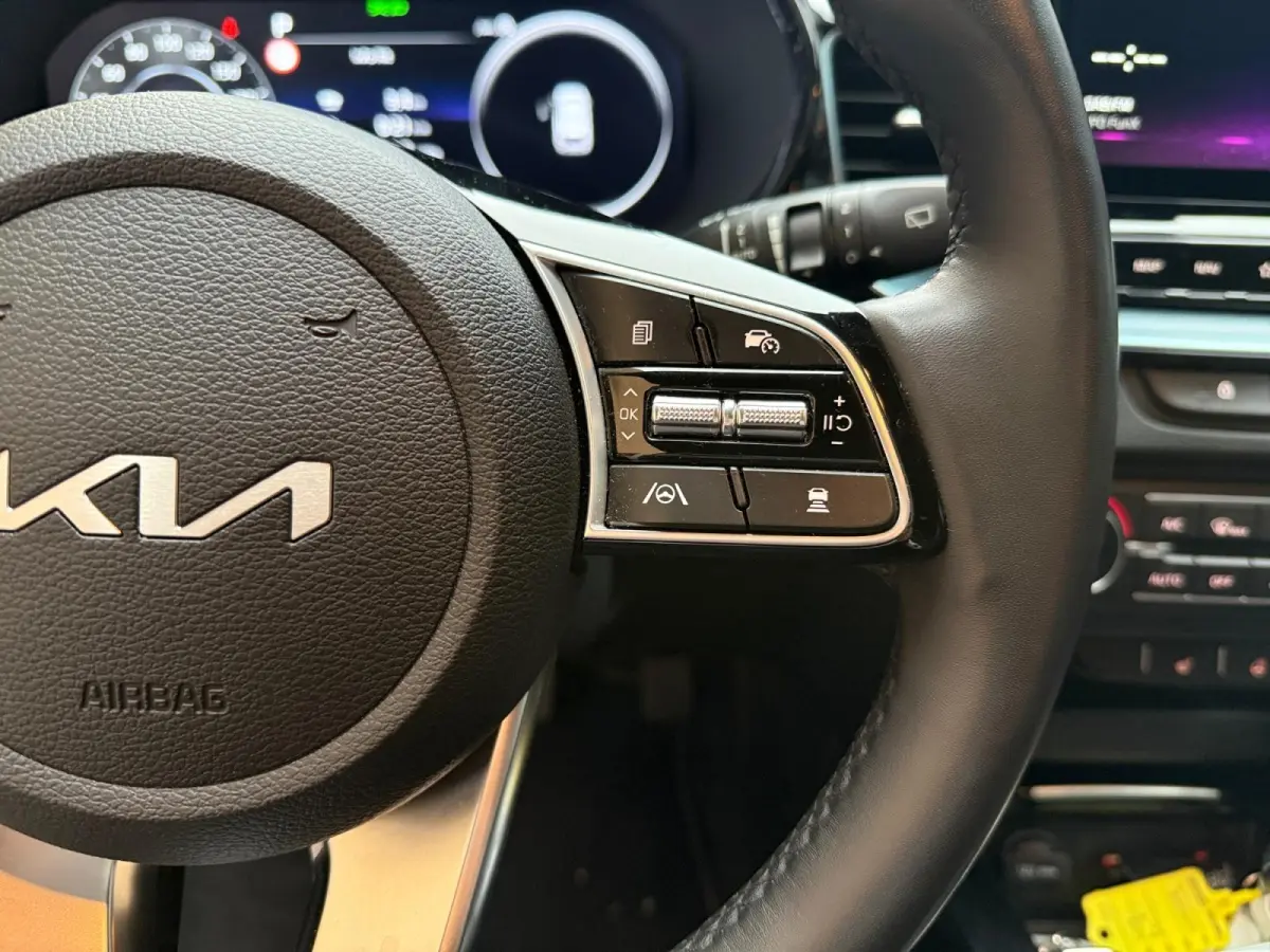 1.0 T-GDi MHEV Design Edition Automaat |  Cruise control Adaptief  | Camera| Stoelverwarming | Carplay & Android Auto | Fabrieksgarantie t/m 15-3-2032 +3x 1 jaar* | NAP