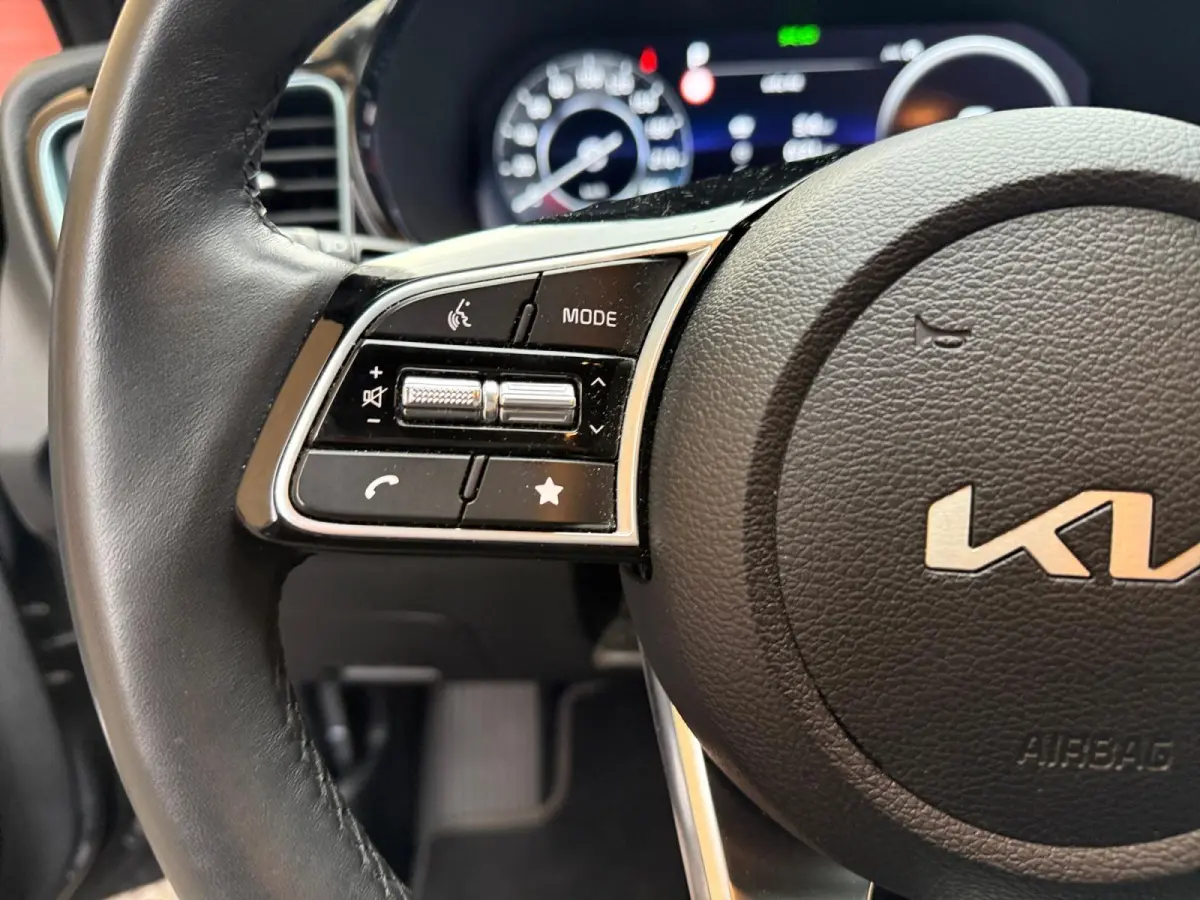 1.0 T-GDi MHEV Design Edition Automaat |  Cruise control Adaptief  | Camera| Stoelverwarming | Carplay & Android Auto | Fabrieksgarantie t/m 15-3-2032 +3x 1 jaar* | NAP
