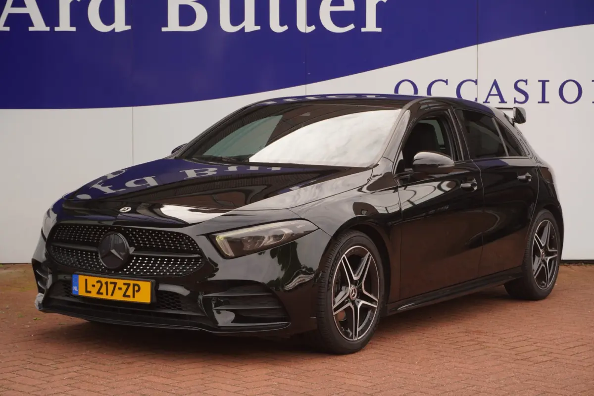 180 Business Solution AMG+Led+Leder+Navigatie+Apple-CarePlay+Sfeer-verlichting+18"lmv = SUPER KANON !