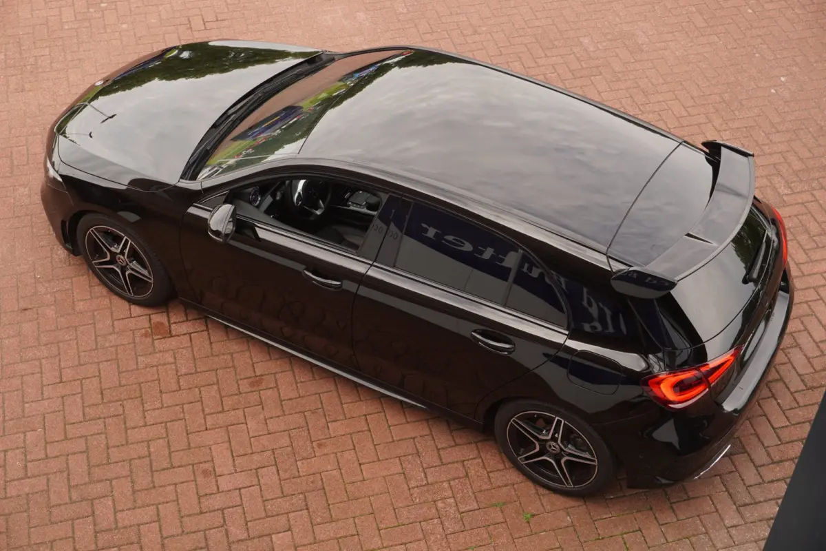 180 Business Solution AMG+Led+Leder+Navigatie+Apple-CarePlay+Sfeer-verlichting+18"lmv = SUPER KANON !