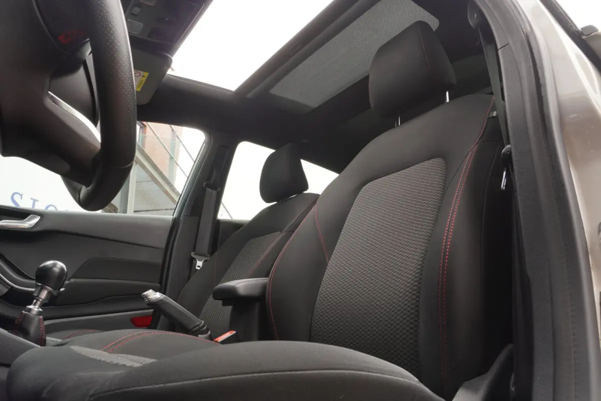 1.0 EcoBoost ST-Line+Led+Pano-dak+Apple-CarePlay+Privacy-Glass+Vleugel+Nweq-APK !!