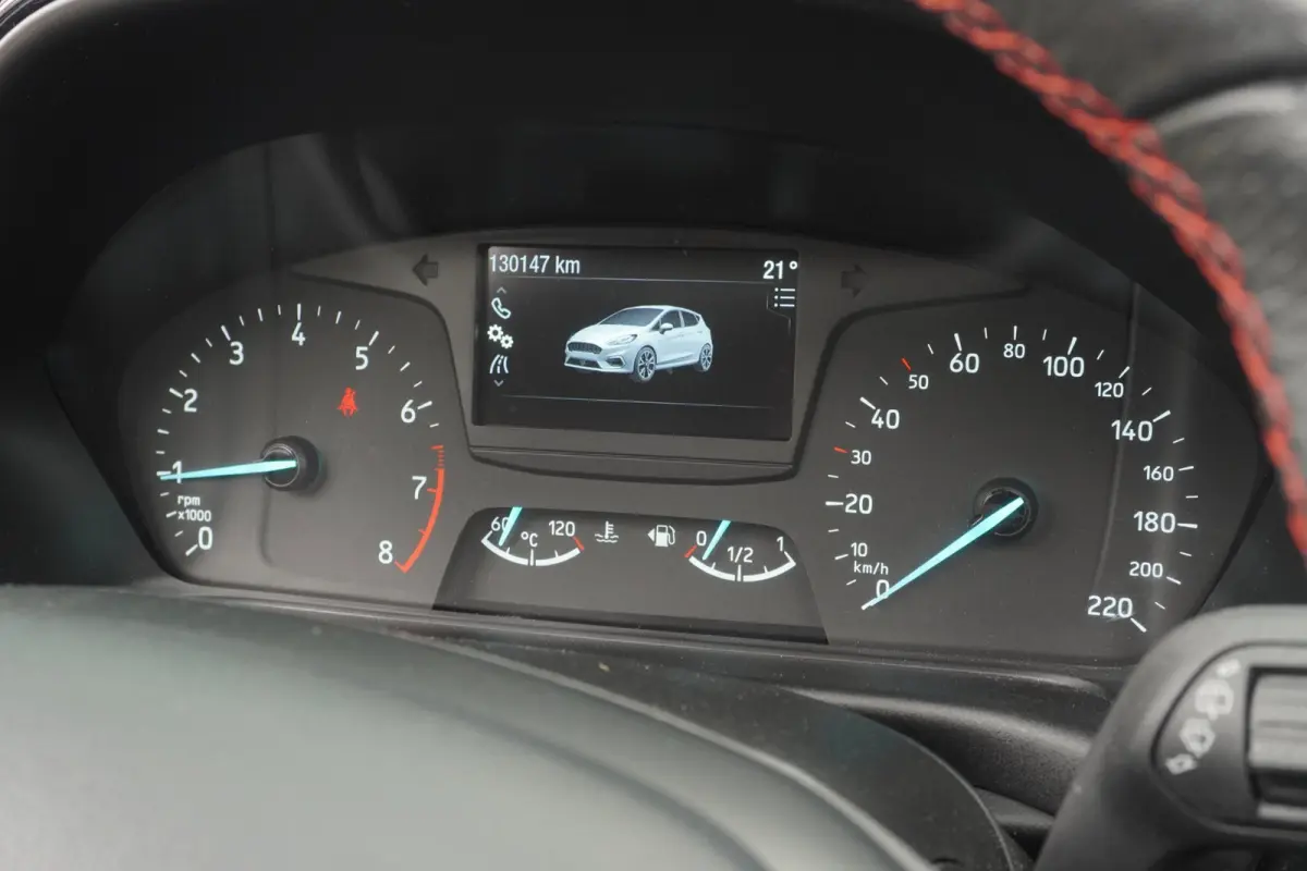 1.0 EcoBoost ST-Line+Led+Pano-dak+Apple-CarePlay+Privacy-Glass+Vleugel+Nweq-APK !!