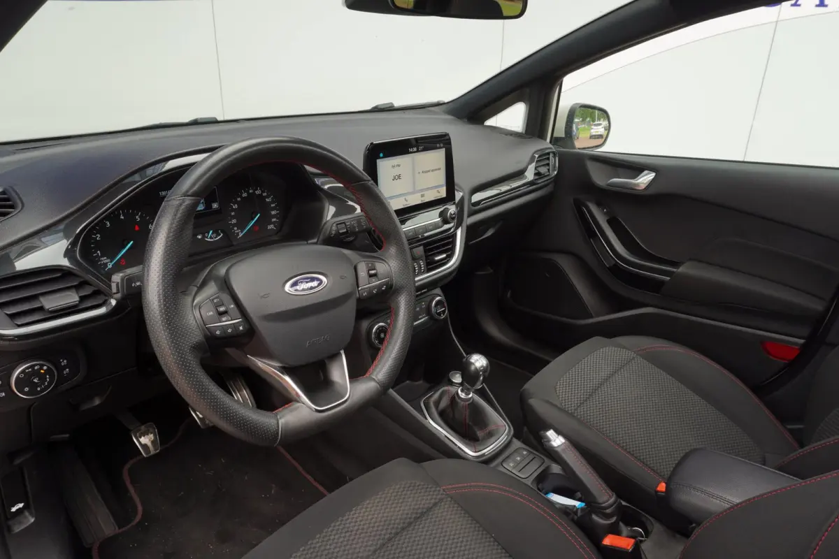 1.0 EcoBoost ST-Line+Led+Pano-dak+Apple-CarePlay+Privacy-Glass+Vleugel+Nweq-APK !!