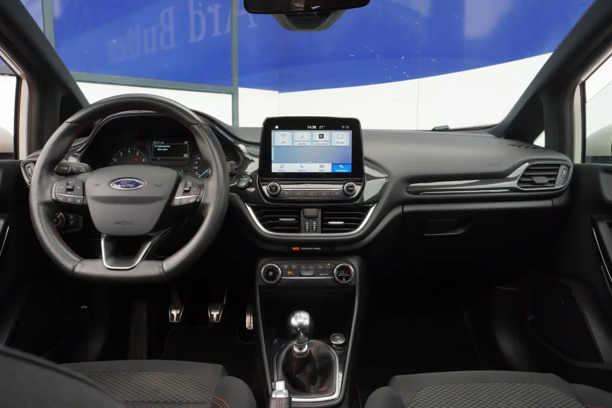 1.0 EcoBoost ST-Line+Led+Pano-dak+Apple-CarePlay+Privacy-Glass+Vleugel+Nweq-APK !!