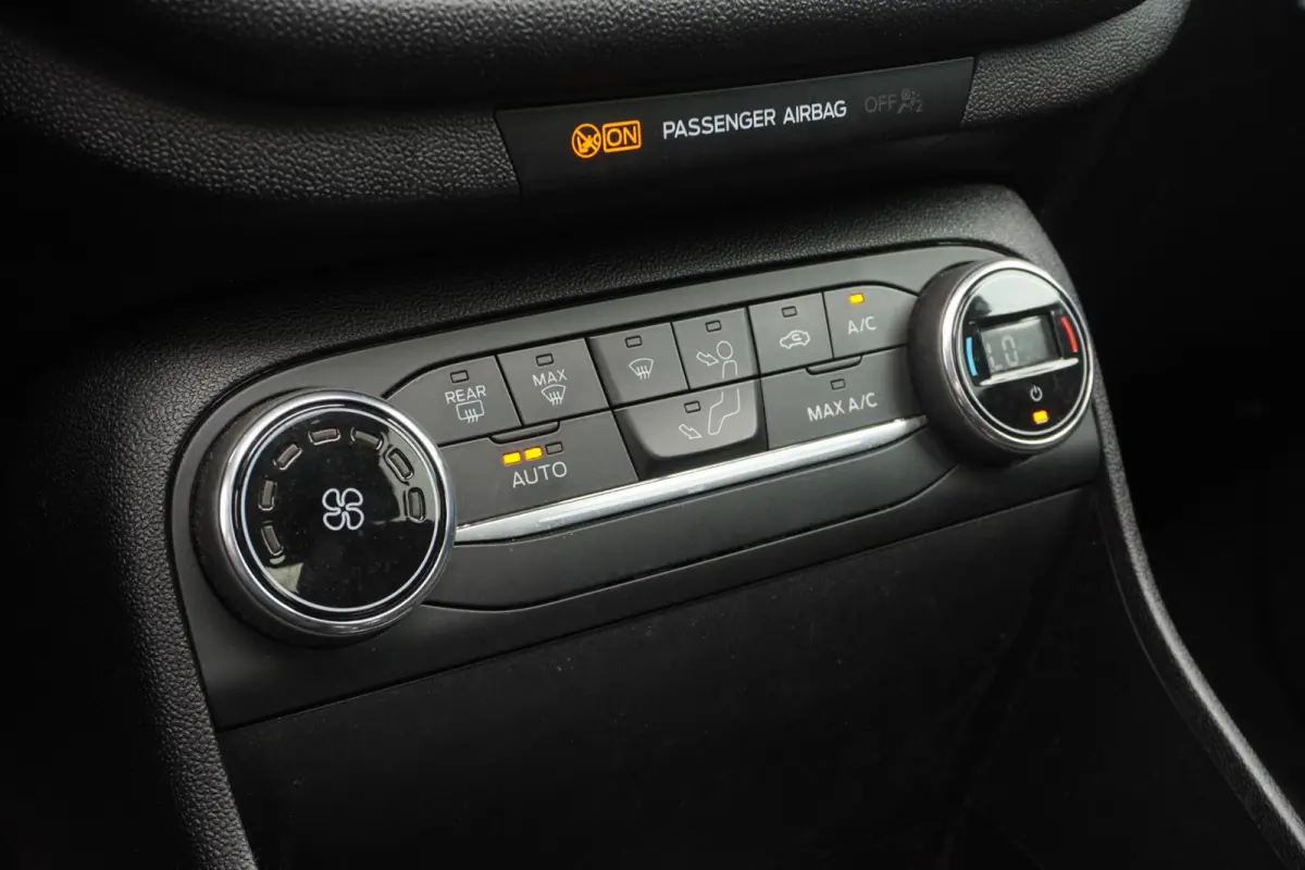 1.0 EcoBoost ST-Line+Led+Pano-dak+Apple-CarePlay+Privacy-Glass+Vleugel+Nweq-APK !!