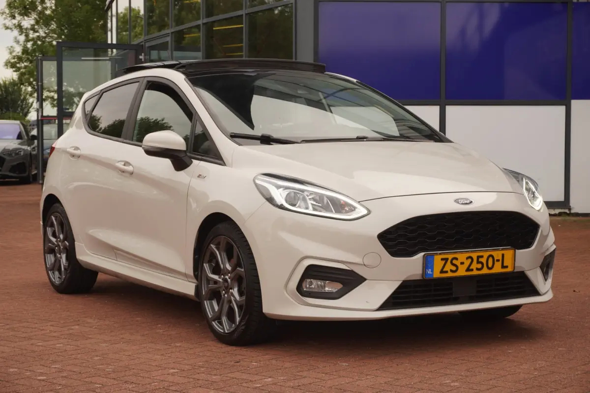 1.0 EcoBoost ST-Line+Led+Pano-dak+Apple-CarePlay+Privacy-Glass+Vleugel+Nweq-APK !!