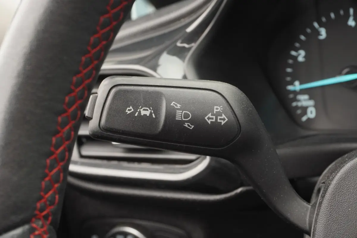 1.0 EcoBoost ST-Line+Led+Pano-dak+Apple-CarePlay+Privacy-Glass+Vleugel+Nweq-APK !!