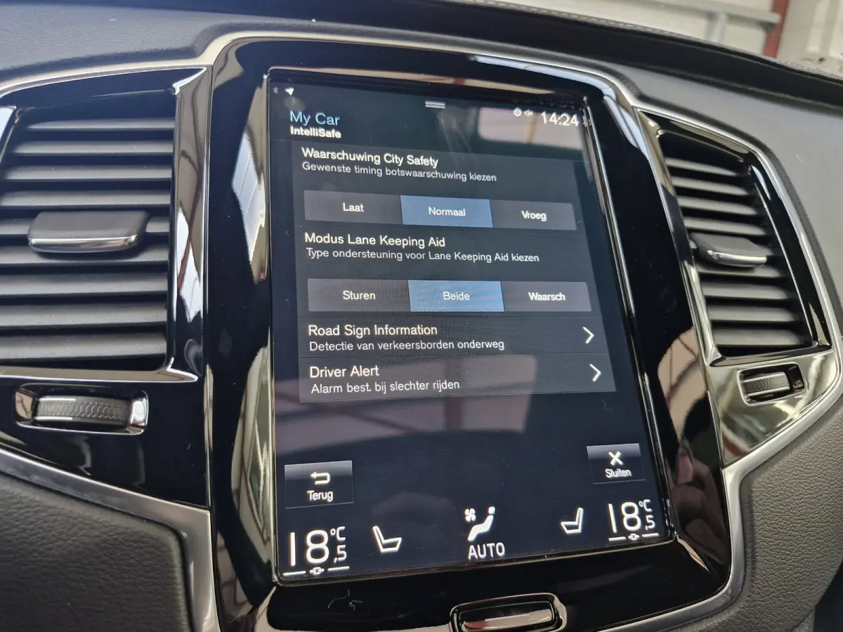 T8 Recharge AWD R-Design | Lounge Pack (audio installatie premium, elektrisch glazen schuif-/kanteldak) Premium Audio by Harman Kardon