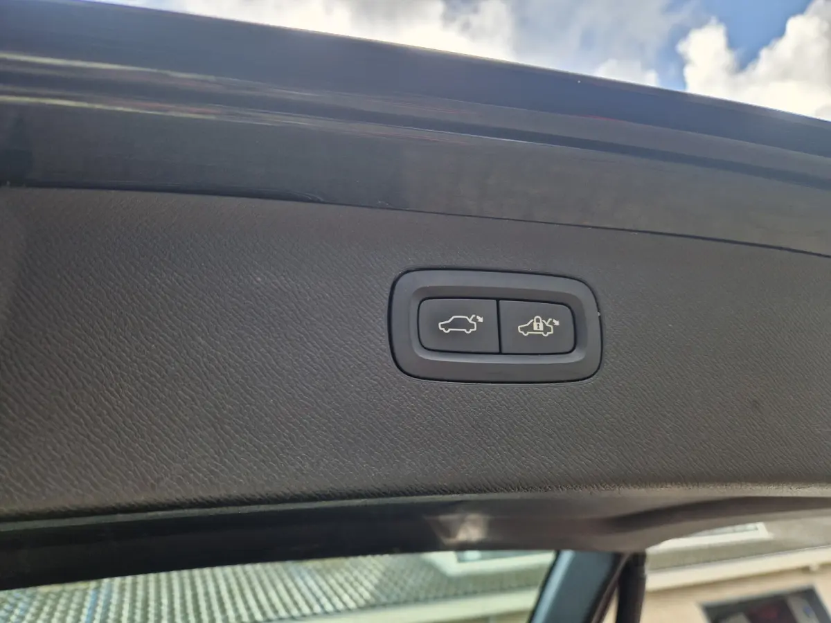 T8 Recharge AWD Massage | Harman Kardon | Inscription Plus Line (luxe lederen interieur, stoel ventilatie voor, voorstoel(en) met massagefunctie) en Scandinavian Line (achterstoelen verwarmd