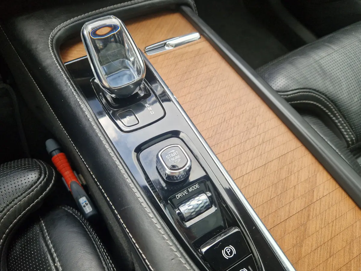 T8 Recharge AWD Massage | Harman Kardon | Inscription Plus Line (luxe lederen interieur, stoel ventilatie voor, voorstoel(en) met massagefunctie) en Scandinavian Line (achterstoelen verwarmd
