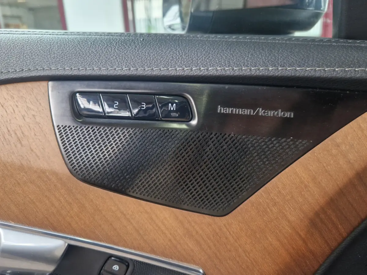 T8 Recharge AWD Massage | Harman Kardon | Inscription Plus Line (luxe lederen interieur, stoel ventilatie voor, voorstoel(en) met massagefunctie) en Scandinavian Line (achterstoelen verwarmd