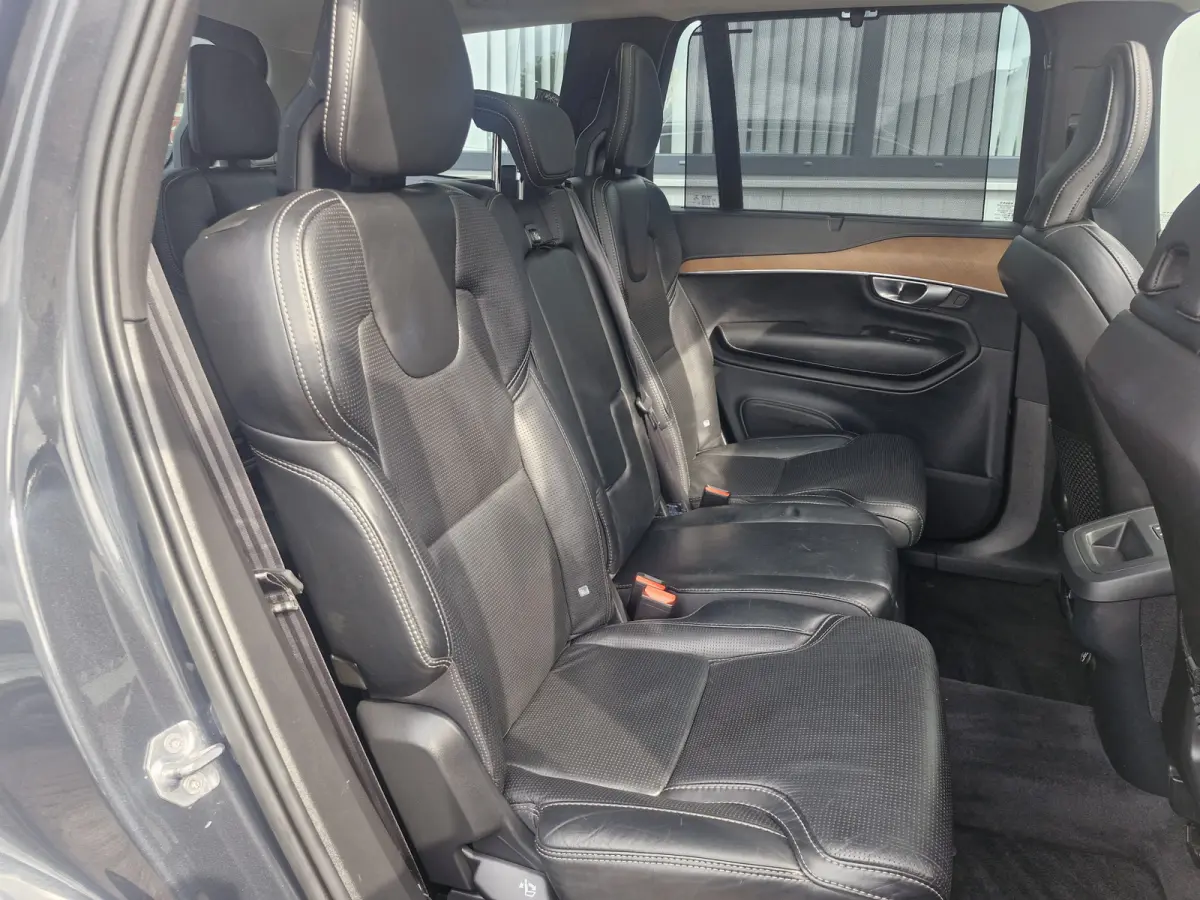 T5 AWD Inscription | Luxury-Line (achteruitrijcamera, elektrisch glazen panorama-dak, head-up display) Massage en Business Pack Connect (apple carplay/android auto, navigatiesysteem full map
