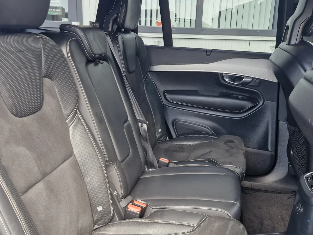 T8 Recharge AWD R-Design met Lounge Pack (audio installatie premium, elektrisch glazen schuif-/kanteldak, head-up display, rondomzicht camera)