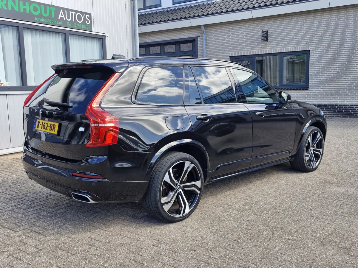 T8 Recharge AWD R-Design met Lounge Pack (audio installatie premium, elektrisch glazen schuif-/kanteldak, head-up display, rondomzicht camera)