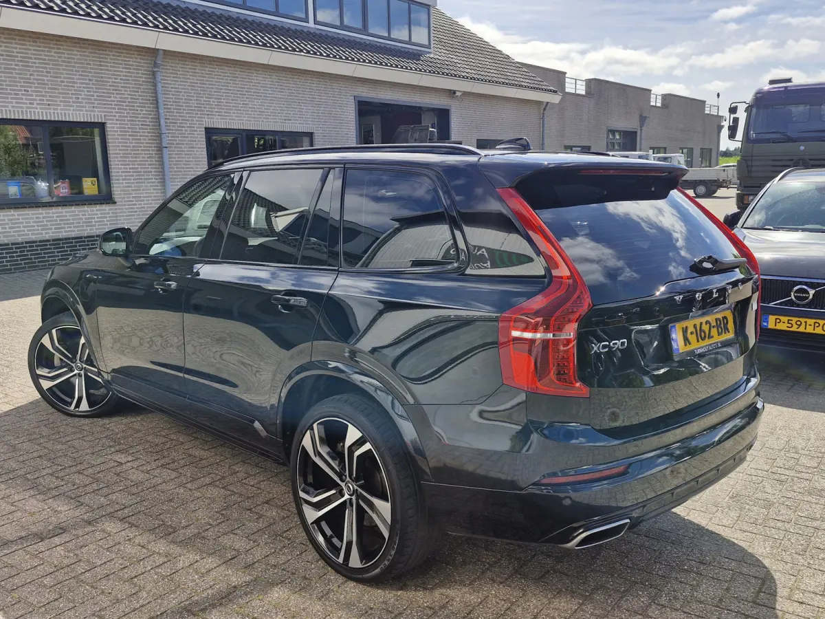 T8 Recharge AWD R-Design met Lounge Pack (audio installatie premium, elektrisch glazen schuif-/kanteldak, head-up display, rondomzicht camera)