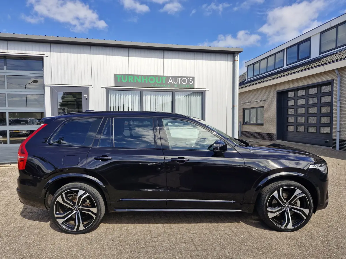 T8 Recharge AWD R-Design met Lounge Pack (audio installatie premium, elektrisch glazen schuif-/kanteldak, head-up display, rondomzicht camera)