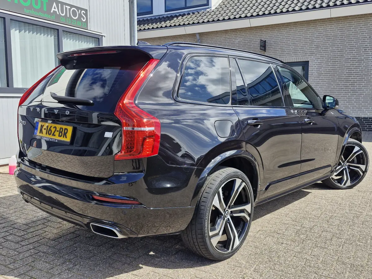 T8 Recharge AWD R-Design met Lounge Pack (audio installatie premium, elektrisch glazen schuif-/kanteldak, head-up display, rondomzicht camera)