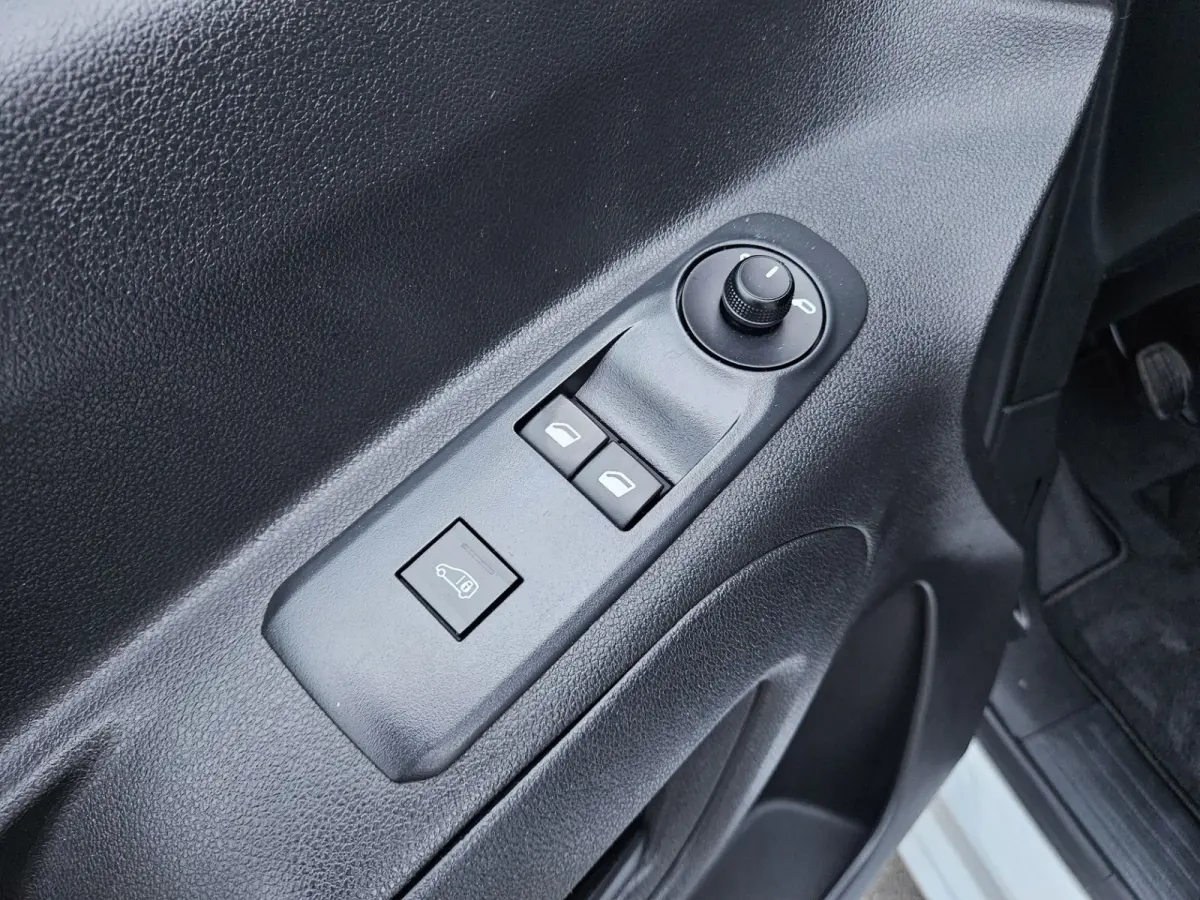 1.5 BlueHDI Premium Airco! Cruise Control! Carplay! NAP! Nette Bus! Schuifdeur!