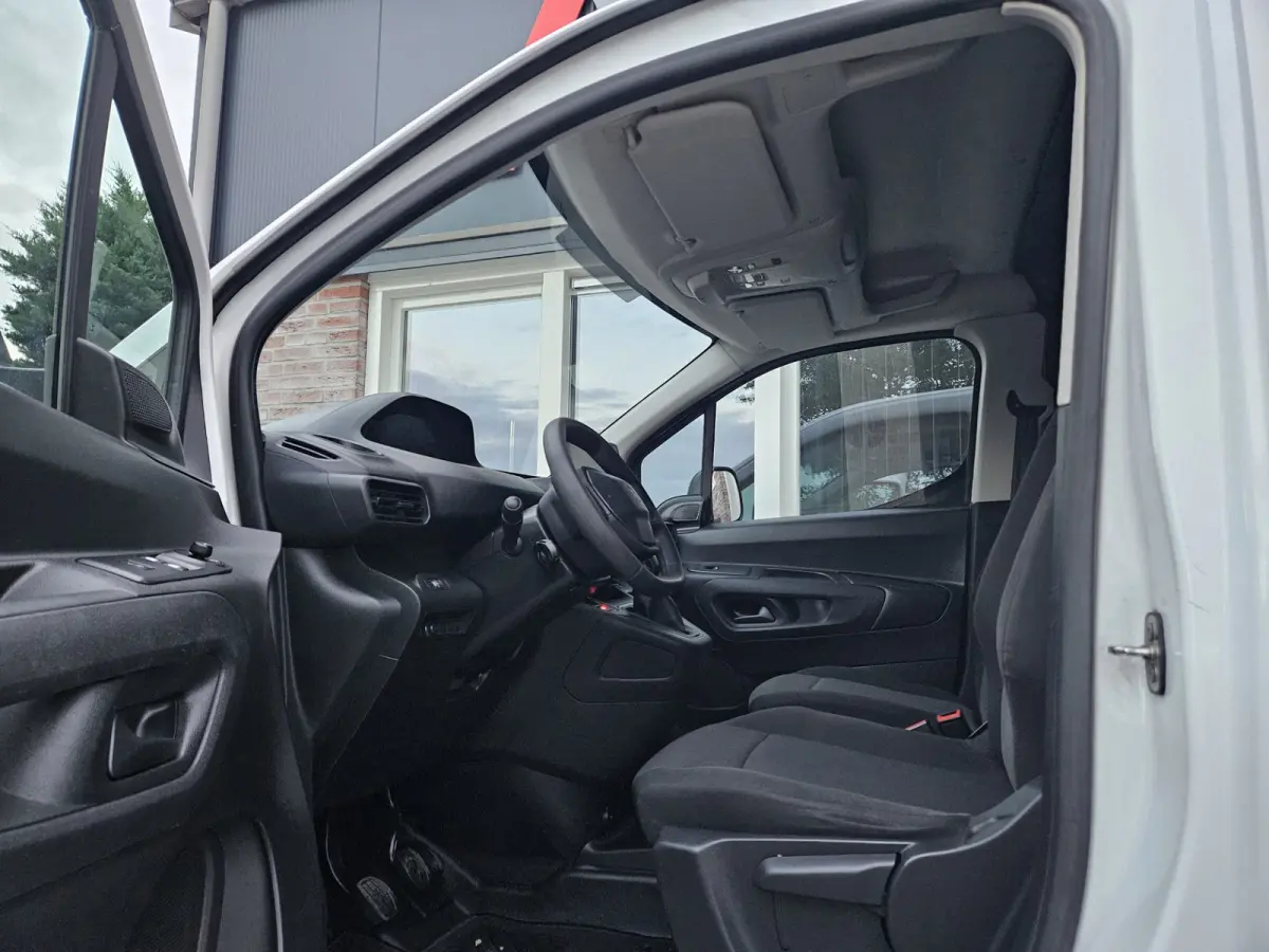 1.5 BlueHDI Premium Airco! Cruise Control! Carplay! NAP! Nette Bus! Schuifdeur!