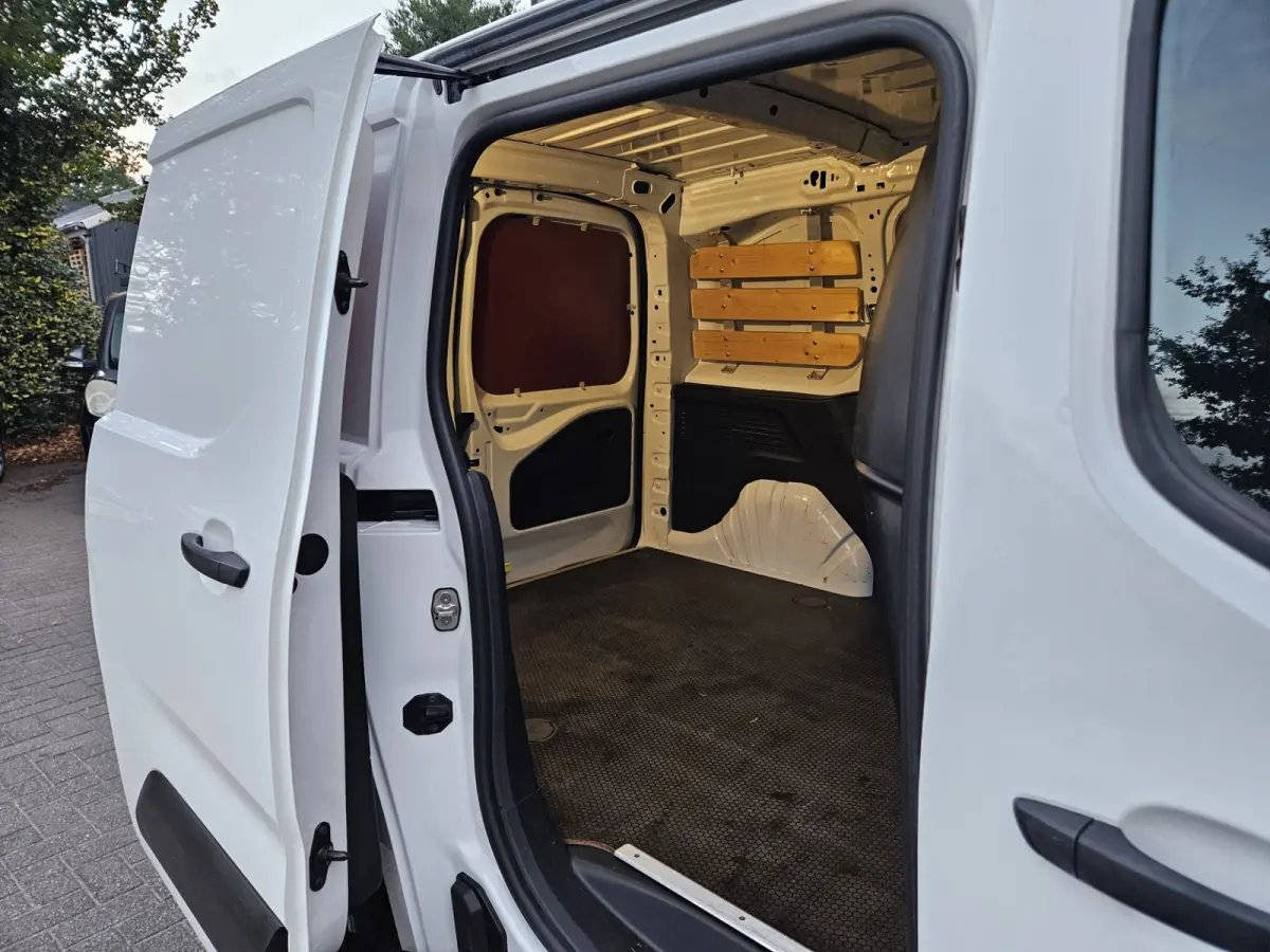 1.5 BlueHDI Premium Airco! Cruise Control! Carplay! NAP! Nette Bus! Schuifdeur!