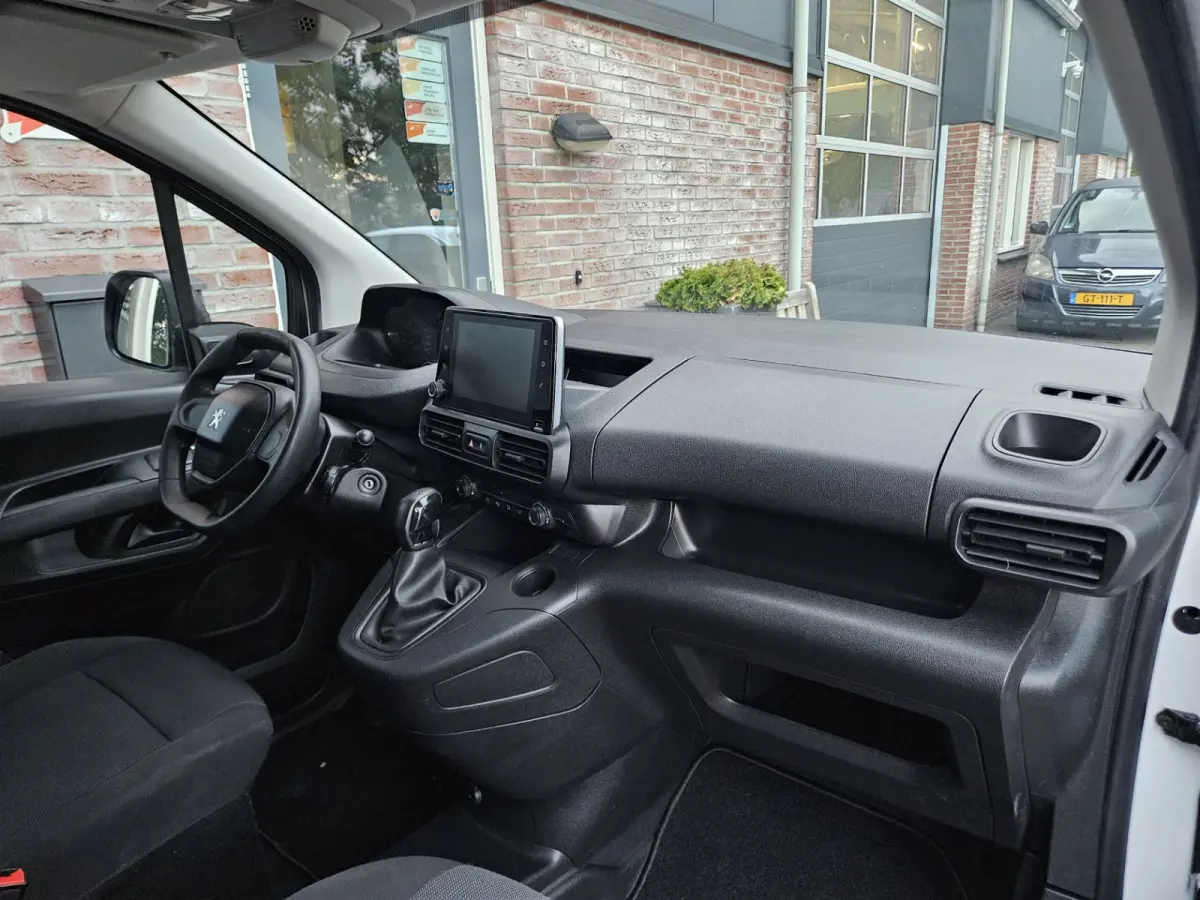 1.5 BlueHDI Premium Airco! Cruise Control! Carplay! NAP! Nette Bus! Schuifdeur!