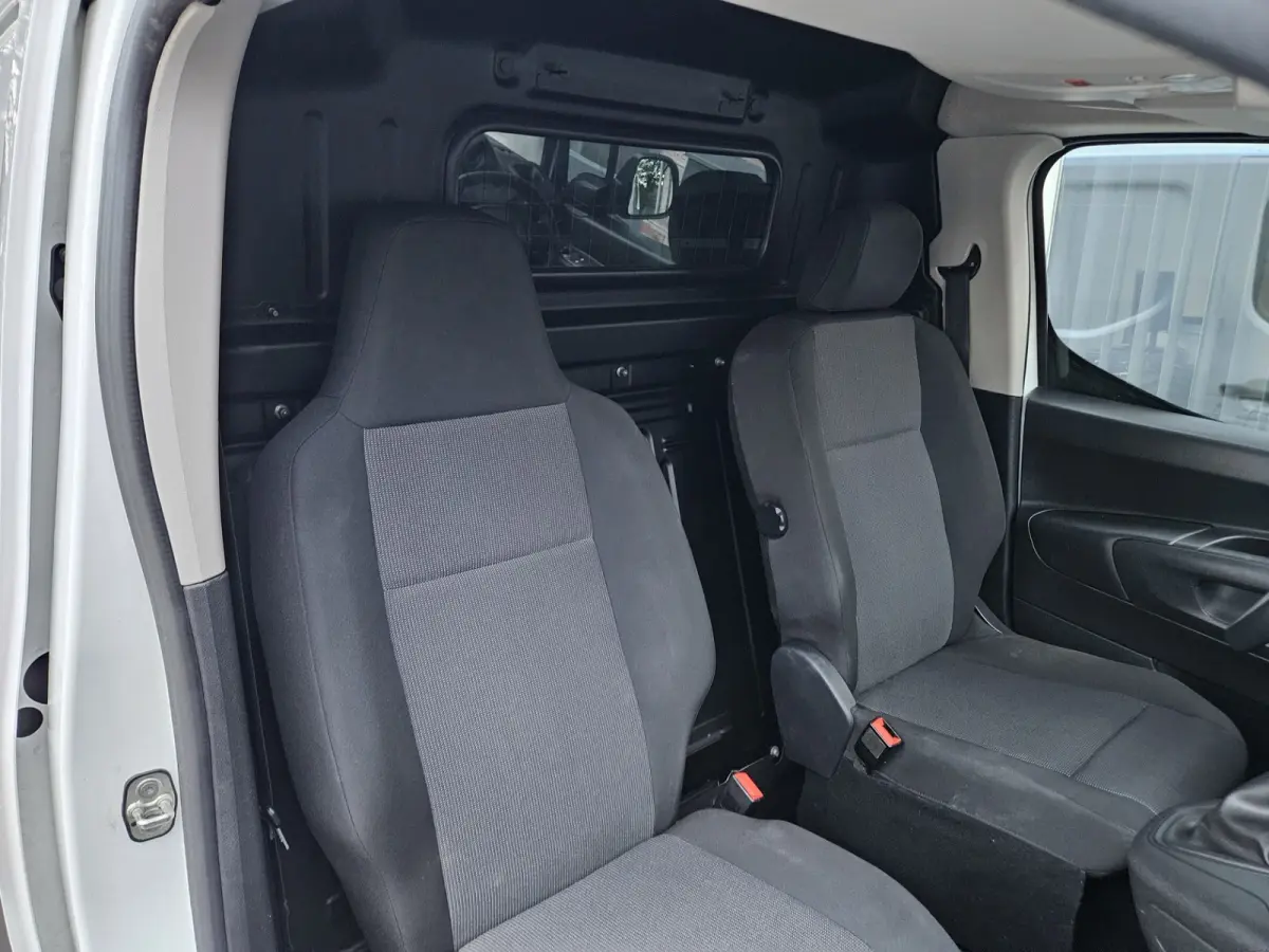 1.5 BlueHDI Premium Airco! Cruise Control! Carplay! NAP! Nette Bus! Schuifdeur!